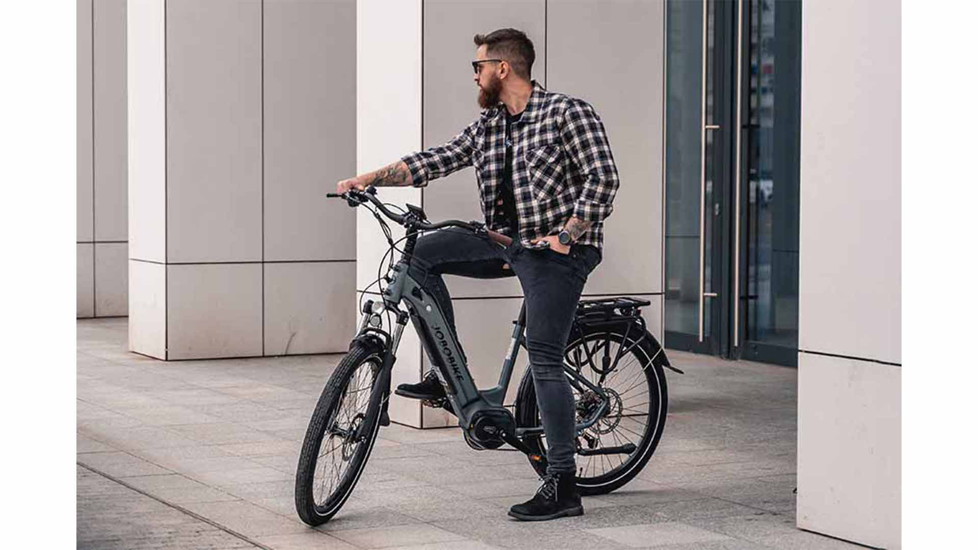 طراحی سایت سورا - آدوا - چه چیزهایی را هنگام خرید دوچرخه برقی در نظر بگیریم
